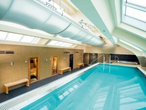 Indoor-Pool