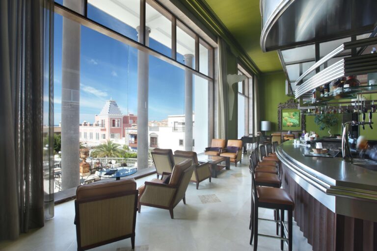 Cocktailbar "Akoran"