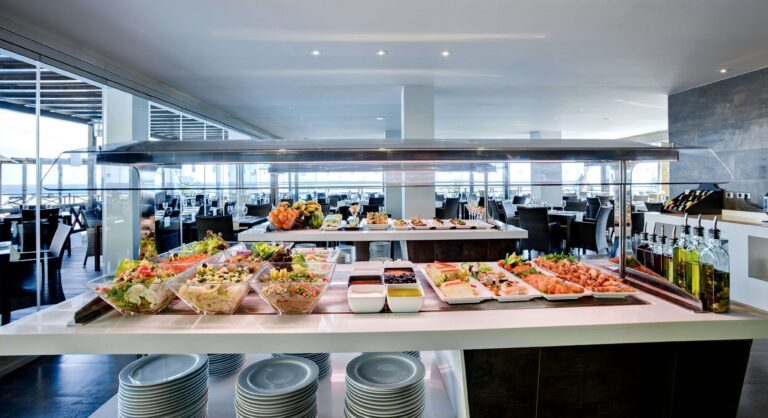 Restaurant und Bar (2)