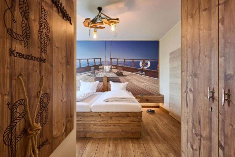 Wohnbeispiel 3-Bett-Zimmer mit optisch getrenntem Bett