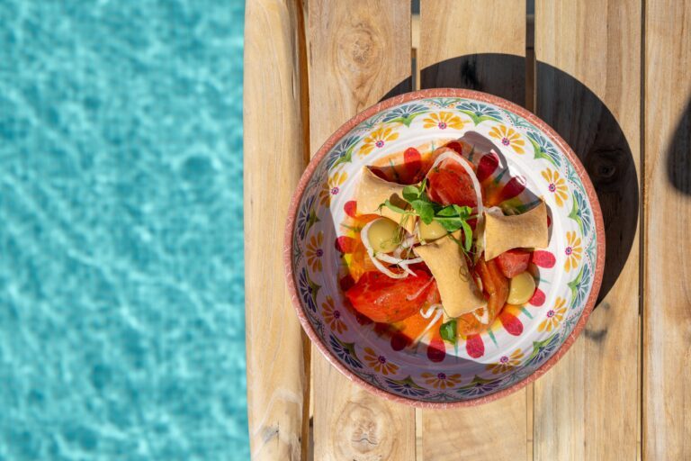 SIESTA CHILL & SUN POOL BAR