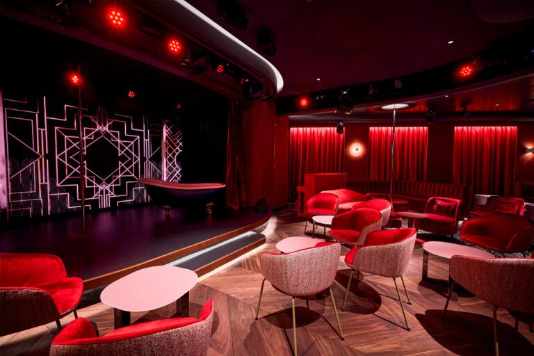 La Cage - Burlesque, Bar, Casino
