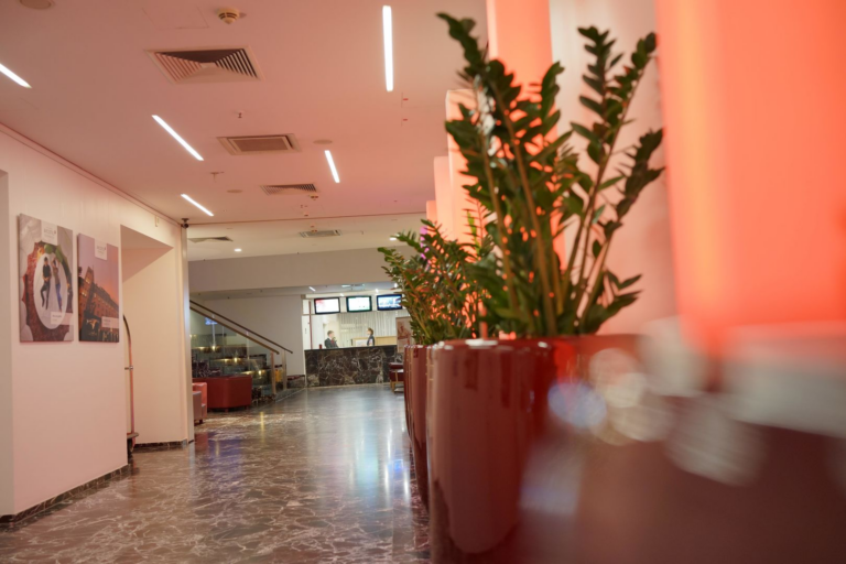 Lobby (2)