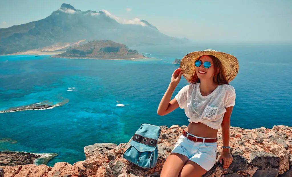 Dekoratives Bild_Solo Travel_Frau am Meer