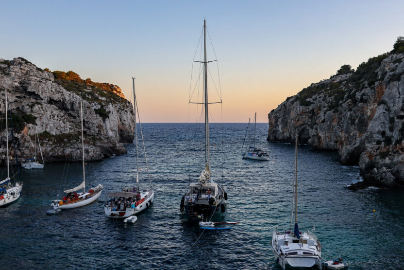 Aussicht auf eine Bucht in Menorca