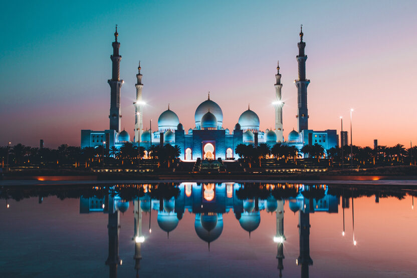 Scheich-Zayid-Moschee bei Nacht