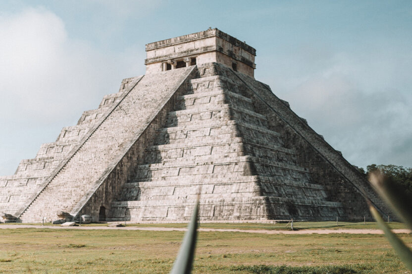 Pyramide El Castillo in der Maya-Stätte Chichén Itzé in Cancún